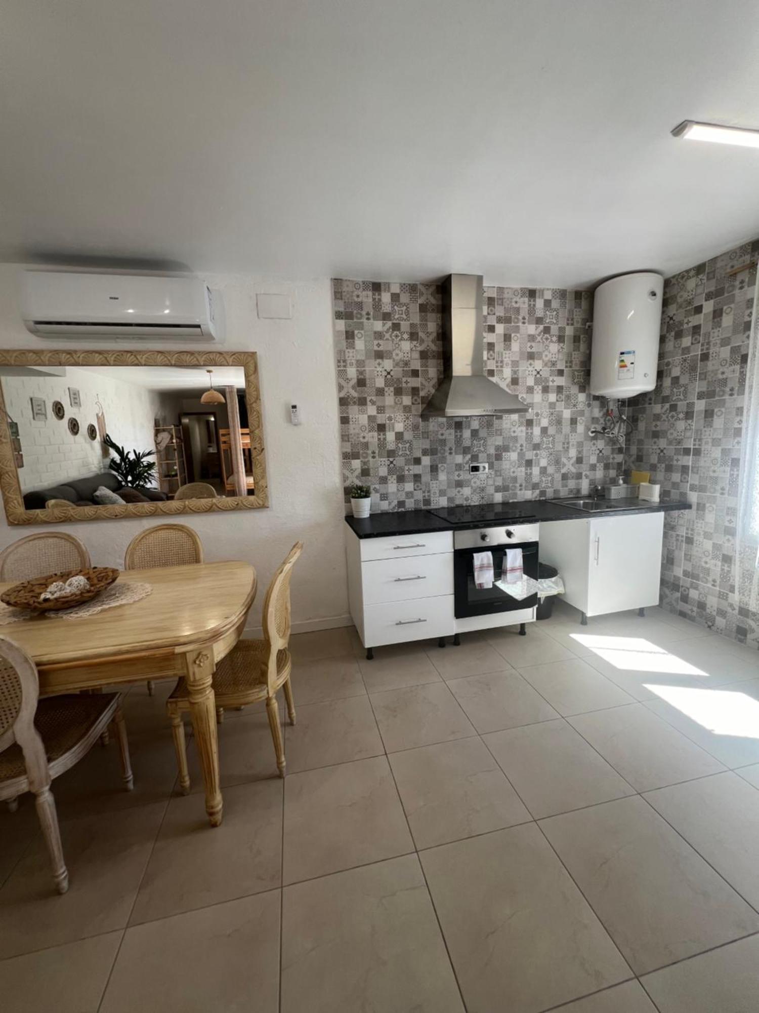 Apartamento Loft, Jardin Y Piscina Privada Romanyá de la Selva Kültér fotó